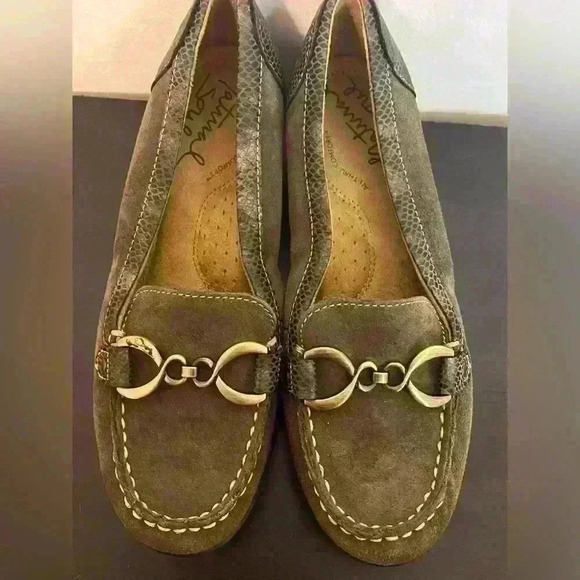 Natural Soul Shoes Womens 8M Wendi Loafers Slip On Flats Beige Leather Casual - Picture 9 of 9